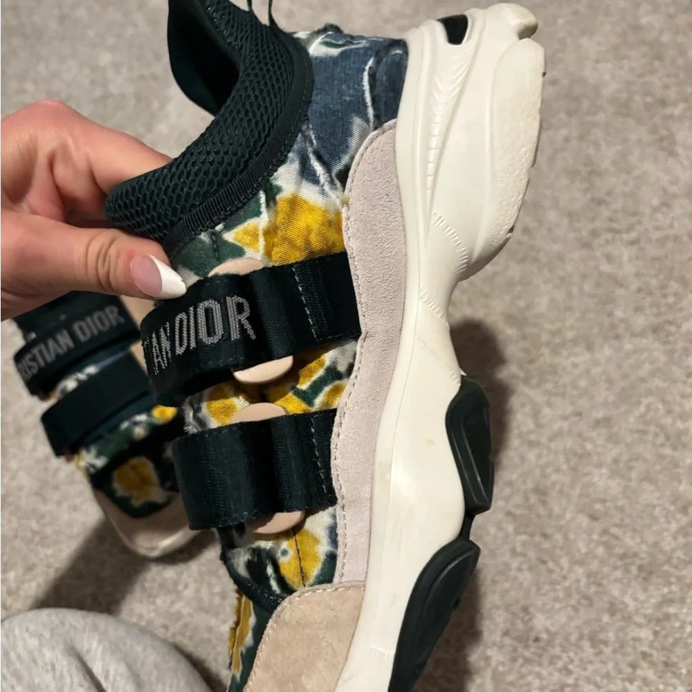 Dior women’s sneakers - Picture 2 of 8